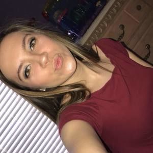 Meet your Posher, Chloe